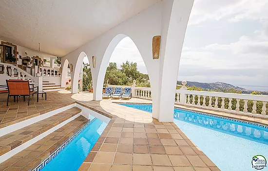 Villa with stunning sea views in Mas Fumats