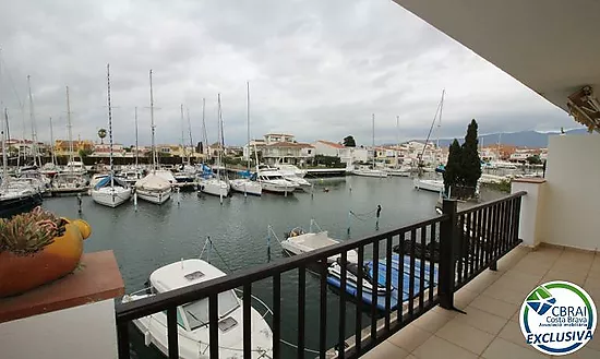 PORT ARGONAUTAS Maison avec vue sur le canal avec 3 chambres et garage