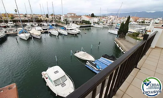 PORT ARGONAUTAS Maison avec vue sur le canal avec 3 chambres et garage