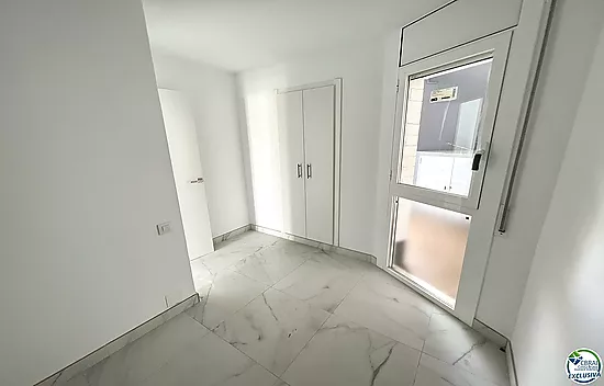 IMPRESIONANTE VISTA AL CANAL - APARTAMENTO DE 3 DORMITORIOS EN ROSAS SANTA MARGARITA