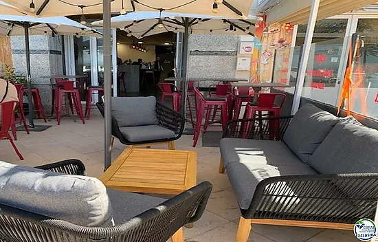 TRASPASO BAR EN PRIMERA LÍNEA DE MAR 55.000€ y alquiler 1250€/mes sin IVA