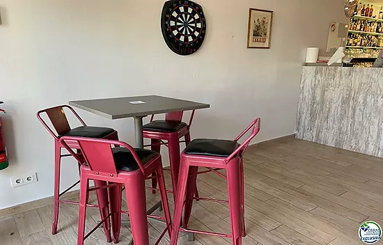 TRASPASO BAR EN PRIMERA LÍNEA DE MAR 55.000€ y alquiler 1250€/mes sin IVA