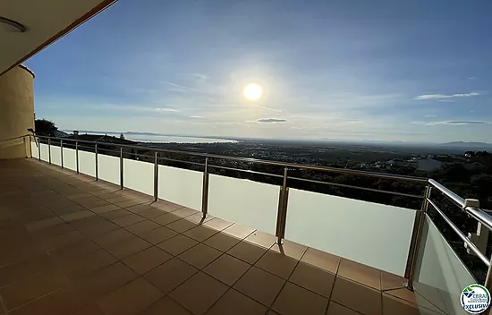 Villa avec vue mer et piscine dans le quartier calme de Mas Fumats où vous pourrez passer des moment