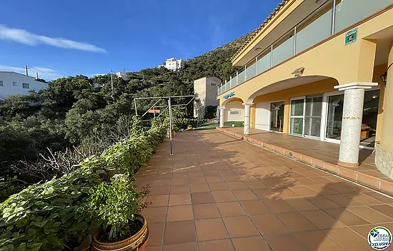 Villa avec vue mer et piscine dans le quartier calme de Mas Fumats où vous pourrez passer des moment