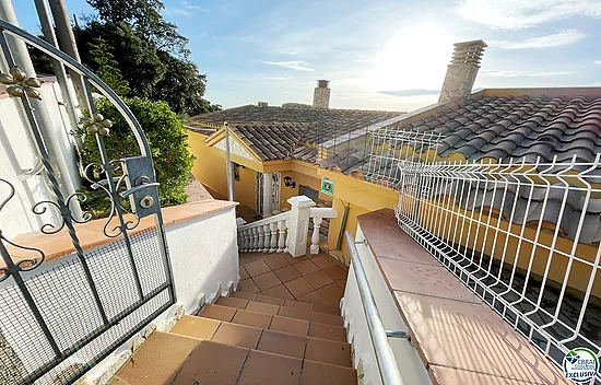 Villa avec vue mer et piscine dans le quartier calme de Mas Fumats où vous pourrez passer des moment