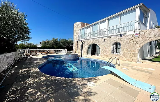 Charmante villa avec appartement séparé et piscine privée