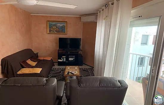 Rare Double Appartement à Santa Margarita Rosas avec Amarrage communautaire de 7 mètres