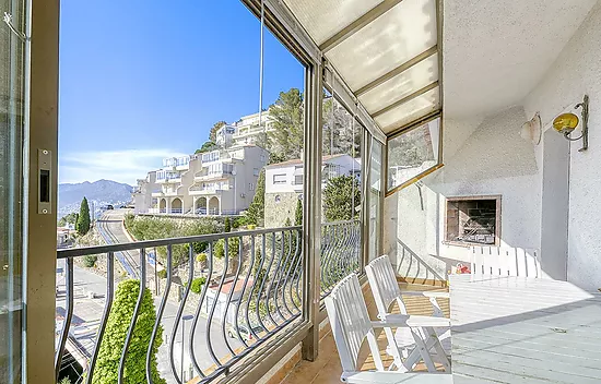 MAISON MITOYENNE AVEC VUE SPECTACULAIRE SUR LA MER