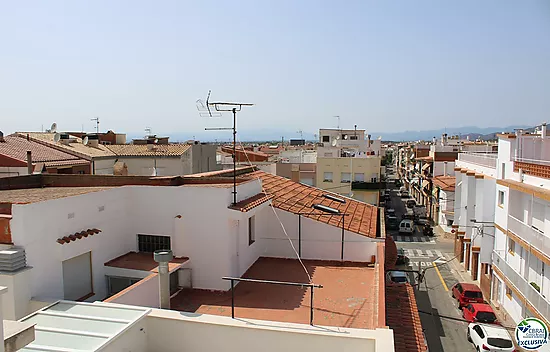 Estupenda finca situada en el centro de Roses de 360m2