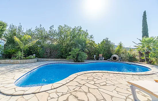 Magnifique maison avec vue mer et piscine à Mas Fumats