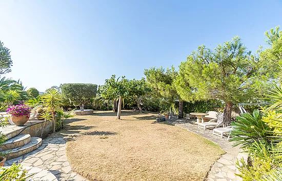 Magnifique maison avec vue mer et piscine à Mas Fumats