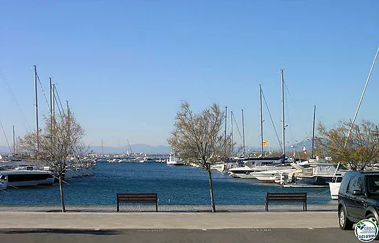 Impresionante apartamento con vistas panorámicas al mar, reformado, parking incluido. ¡Debes verlo!