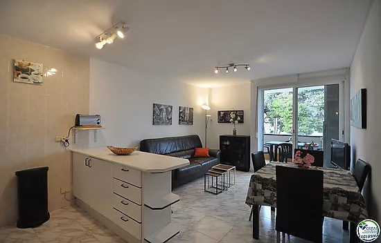 Appartement de 3 chambres avec amarre de 2,50x8 mètres à Roses Santa Margarita