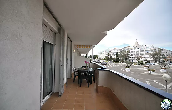 Appartement de 3 chambres avec amarre de 2,50x8 mètres à Roses Santa Margarita