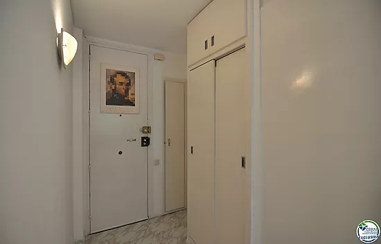 Appartement de 3 chambres avec amarre de 2,50x8 mètres à Roses Santa Margarita