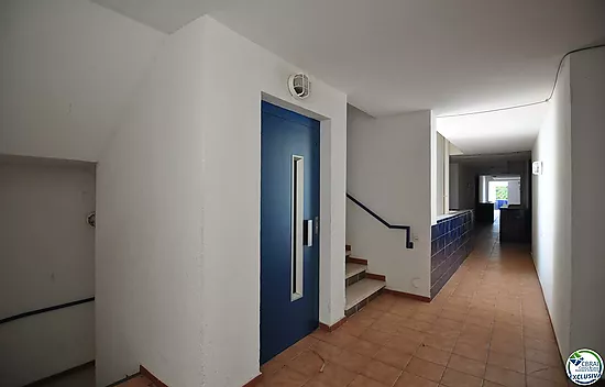 Appartement de 3 chambres avec amarre de 2,50x8 mètres à Roses Santa Margarita