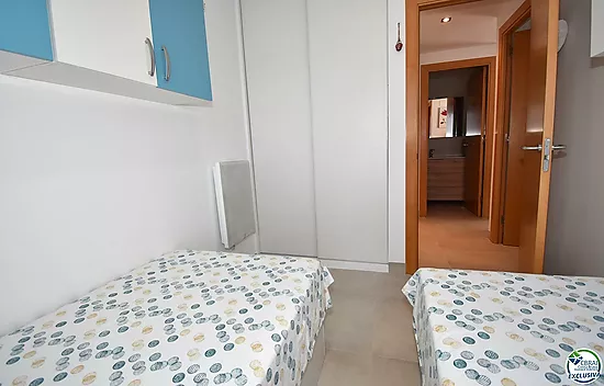 Apartamento en planta baja con jardín privado y piscina comunitaria en venta