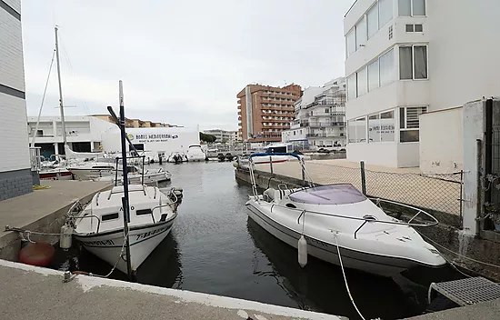 Apartment with shared mooring, Santa Margarita, Roses.