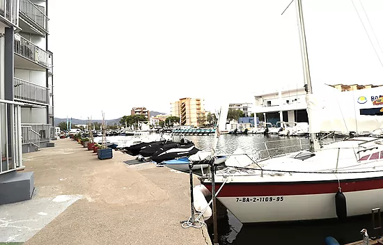 Apartment with shared mooring, Santa Margarita, Roses.