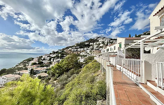 Preciosa casa pesquera con vistas espectaculares carca de la playa