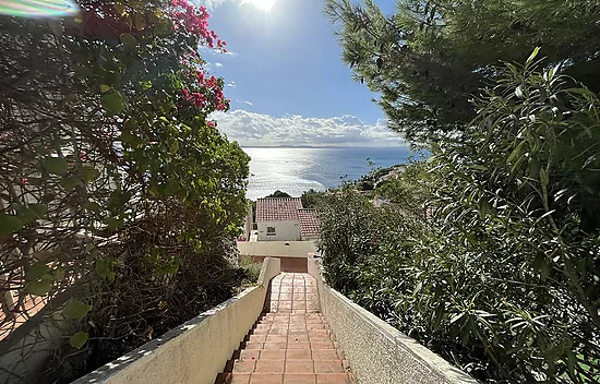 Preciosa casa pesquera con vistas espectaculares carca de la playa