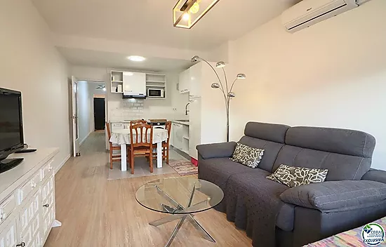 Amplio apartamento de 1 dormitorio en el centro de Roses