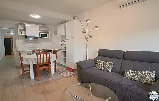 Spacious 1-bedroom flat in the centre of Roses