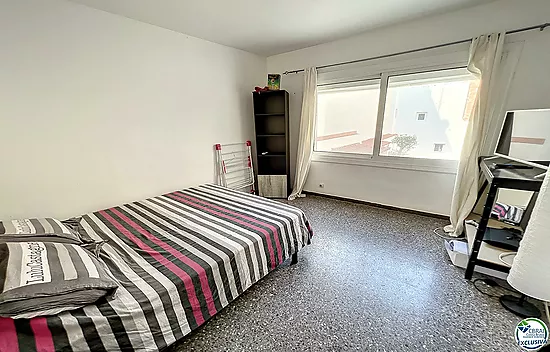 APARTAMENTO DE 6 DORMITORIOS EN EL CENTRO DE LA CIUDAD Y EN PRIMERA LÍNEA DE MAR