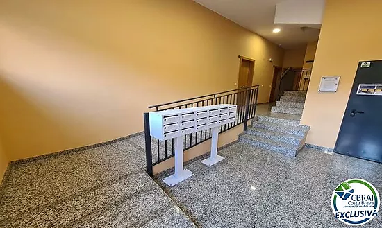 Apartment in Figueres near court