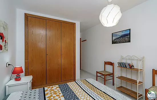 Muy bonito apartamento de 2 dormitorios en el corazón de Empuriabrava