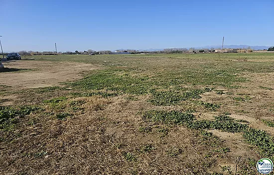 TERRENO EN VENTA EN EMPURIABRAVA -ZONA RESIDENCIAL