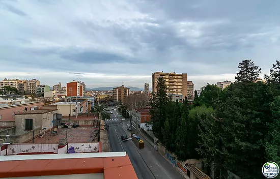 Magnificent duplex penthouse in Figueres.