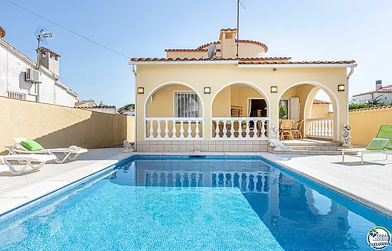 Pretty house with swimming pool in Empuriabrava