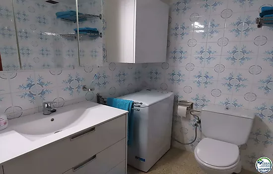 Bonito apartamento grande  cerca de la playa en venda y con vistas al canal