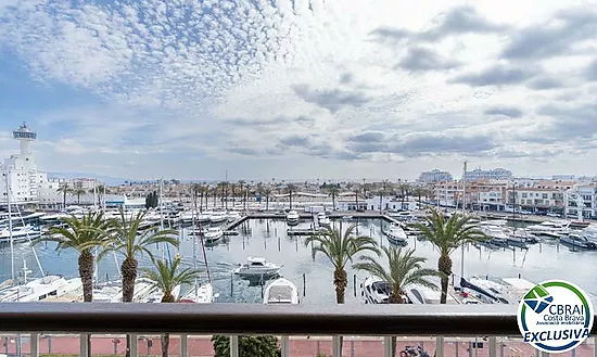 PORT GREC Apartamento reformado de 2 dormitorios con gran terraza y vistas al mar y al canal