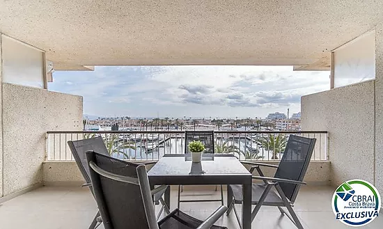 PORT GREC Apartamento reformado de 2 dormitorios con gran terraza y vistas al mar y al canal