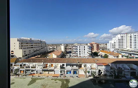 Studio dans immeuble en bord de mer