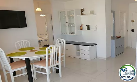 Apartamento con 2 hab., vista al mar y doble garaje