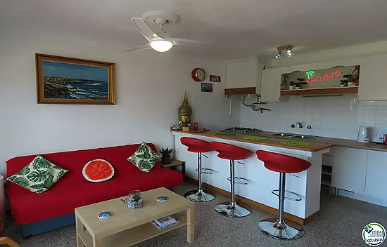 Piso en venta en Empuriabrava, en pleno centro y a un paso de la playa, F3, orientación sur.