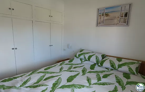 Piso en venta en Empuriabrava, en pleno centro y a un paso de la playa, F3, orientación sur.