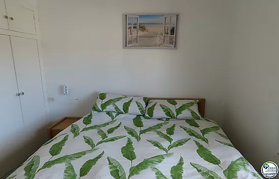 Piso en venta en Empuriabrava, en pleno centro y a un paso de la playa, F3, orientación sur.