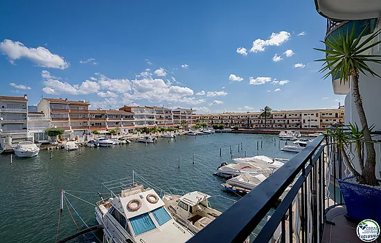 Beautiful apartment with wonderful views of Port Emporda