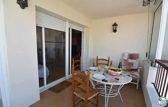 Apartment - Apartment for sale in Roses, 2 bedrooms, 1 bathroom, a large terrace with views of the c