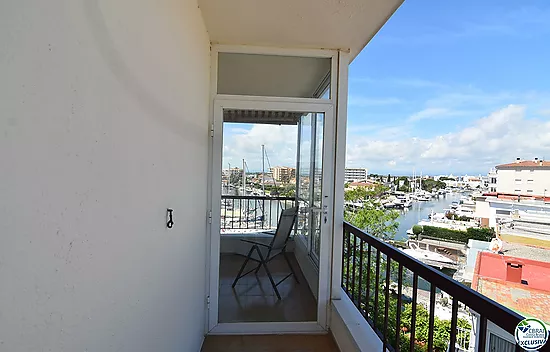 Apartment - Apartment for sale in Roses, 2 bedrooms, 1 bathroom, a large terrace with views of the c