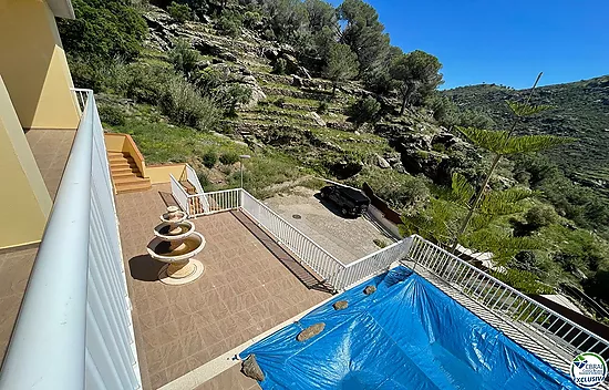 MAGNIFICENT XALET OF 253 M2 BUILT, 608 M2 OF PLOT, BEAUTIFUL SEA VIEWS AND POOL WITH LARGE TERRACES.