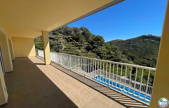 MAGNIFICENT XALET OF 253 M2 BUILT, 608 M2 OF PLOT, BEAUTIFUL SEA VIEWS AND POOL WITH LARGE TERRACES.