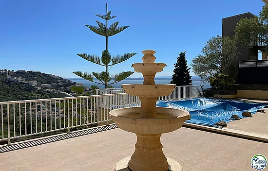 MAGNIFICENT XALET OF 253 M2 BUILT, 608 M2 OF PLOT, BEAUTIFUL SEA VIEWS AND POOL WITH LARGE TERRACES.