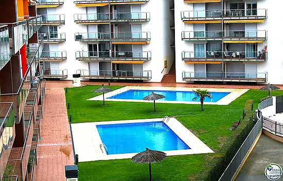 2 Bedroom apartment with canal and sea view