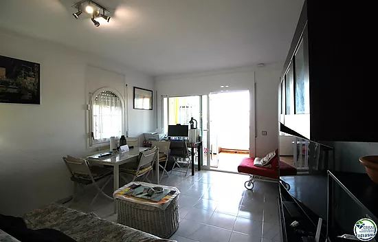 Apartamento en planta baja, vistas, parking y piscina comunitaria