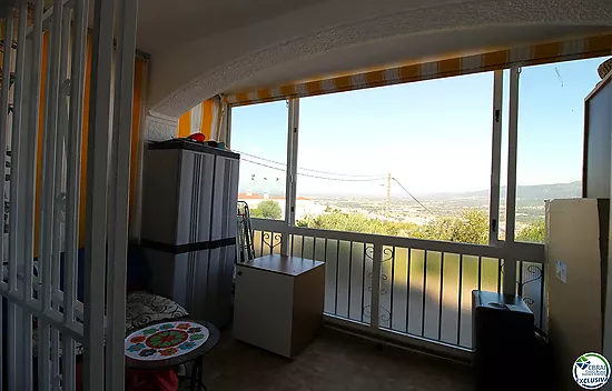 Apartamento en planta baja, vistas, parking y piscina comunitaria